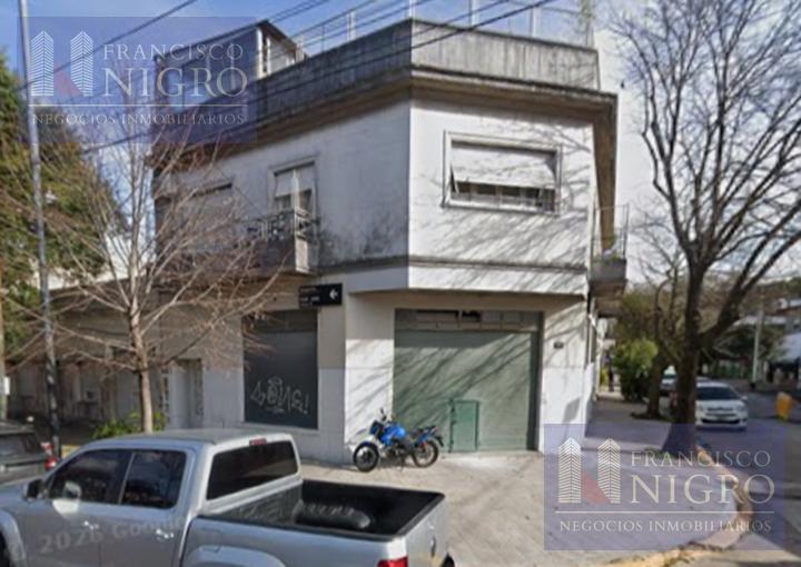 Foto de Venta en Block Local-Garage-Deposito mas 2 Departamentos 3 amb., imagen 2