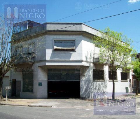 Foto de Venta en Block Local-Garage-Deposito mas 2 Departamentos 3 amb., imagen 1