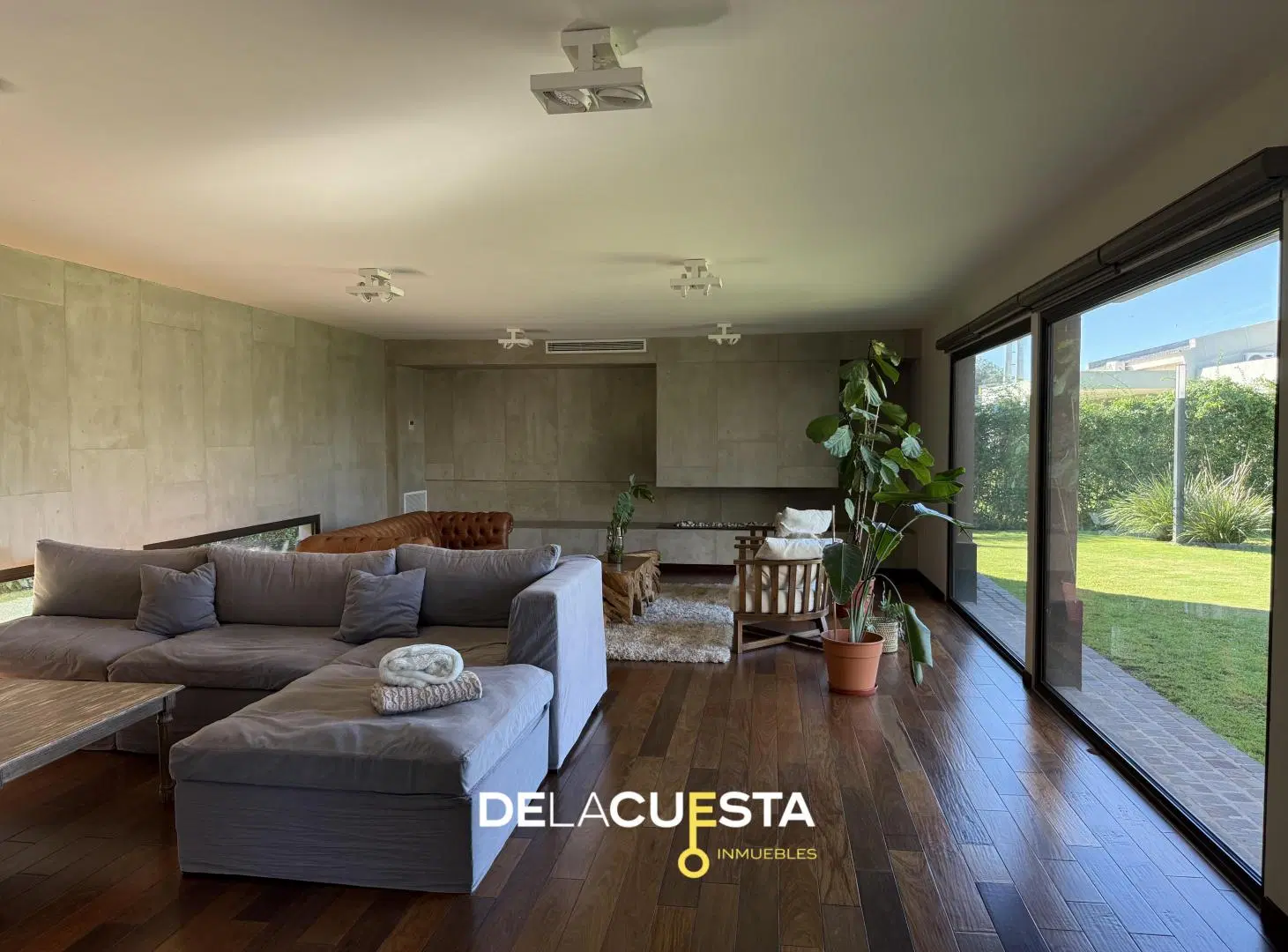 CASA A LA VENTA EN BARRIO CERRADO SAN ISIDRO VILLA ALLENDE 1
