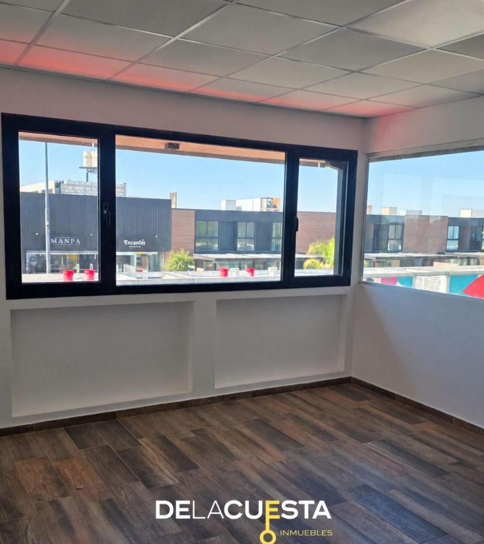 Foto de OFICINAS Y LOCAL COMERCIAL EN LA VENTA EN DOCTA, imagen 1