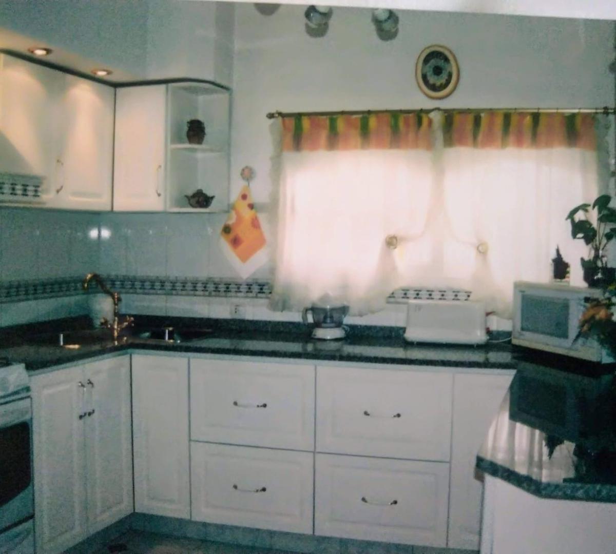 CASA 3 AMBIENTES
