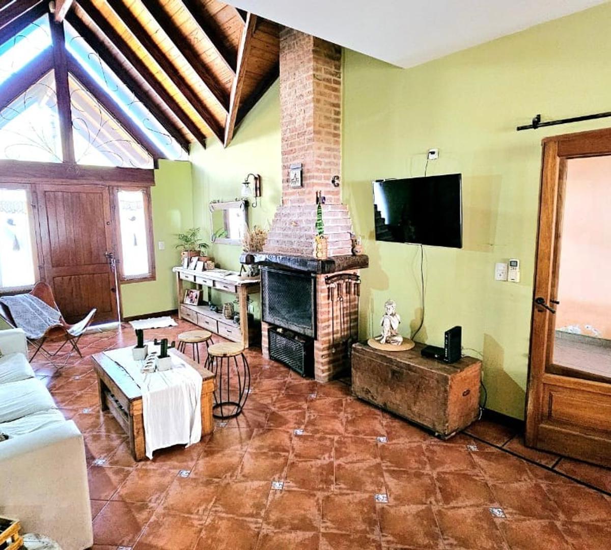 CASA EN LOTE PROPIO EN VENTA