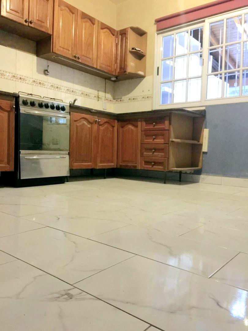 Duplex de 3 Ambientes con Cochera 5