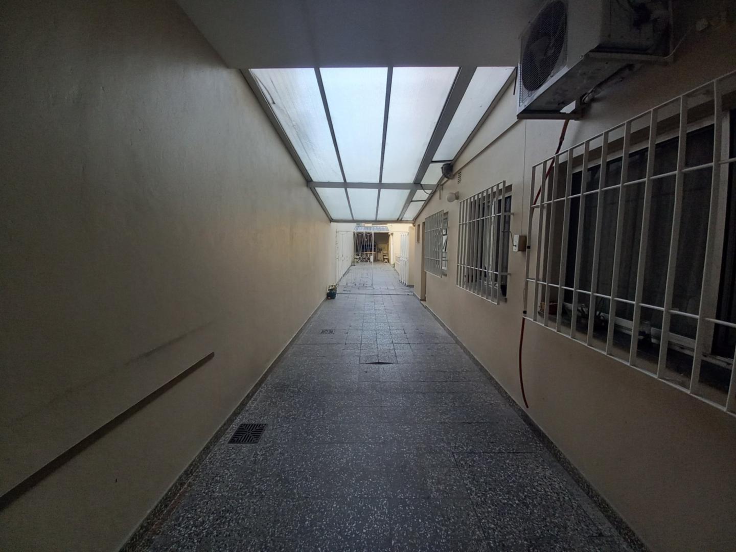 Foto de CASA DE 4 AMBIENTES CON COCHERA Y PATIO CON PILETA, imagen 3