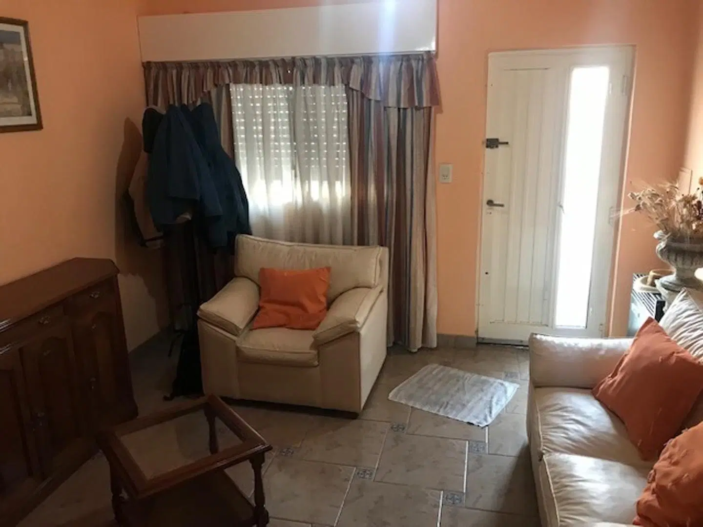 CASA EN VENTA 6 AMBIENTES CON COCHERA 3