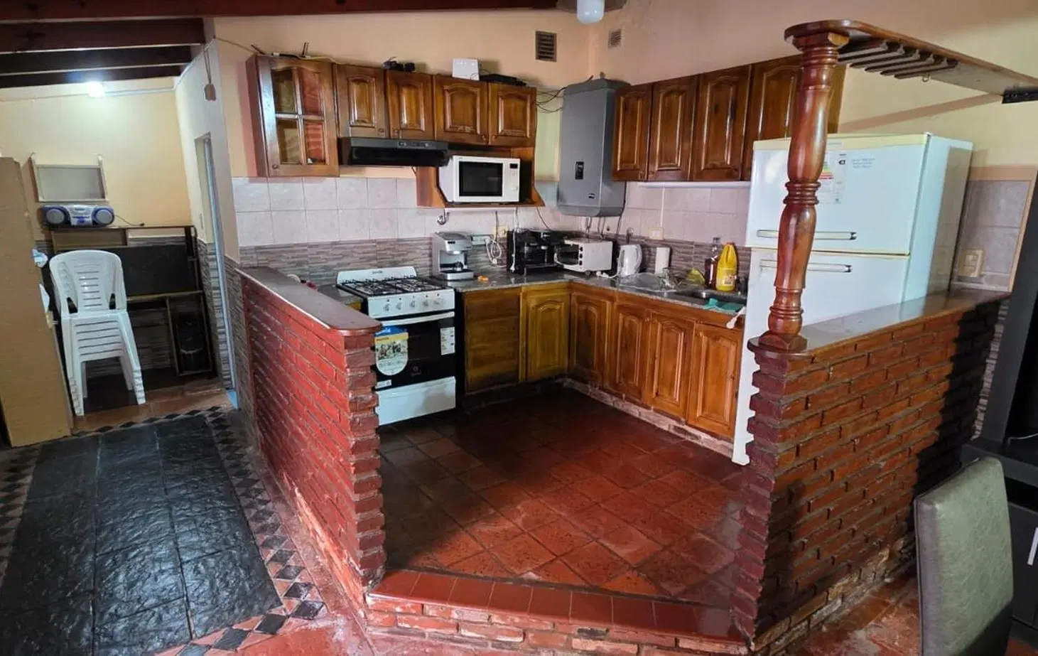 CASA DE 3 AMBIENTES CON COCHERA EN PLANTA BAJA 1