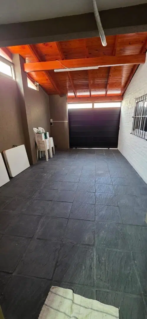 CASA DE 3 AMBIENTES CON COCHERA EN PLANTA BAJA 3