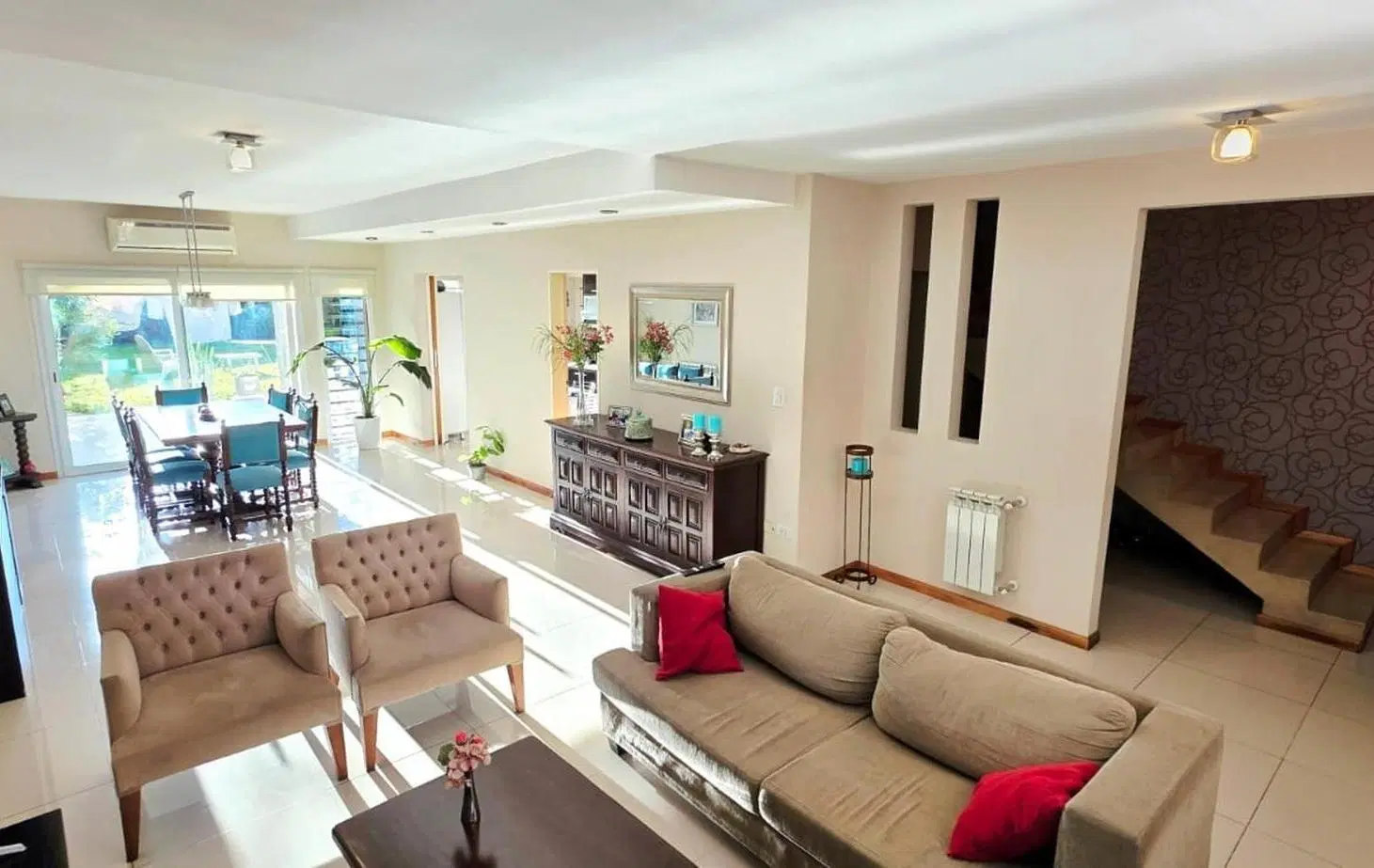 CASA DE 5 AMBIENTES CON PARQUE 5