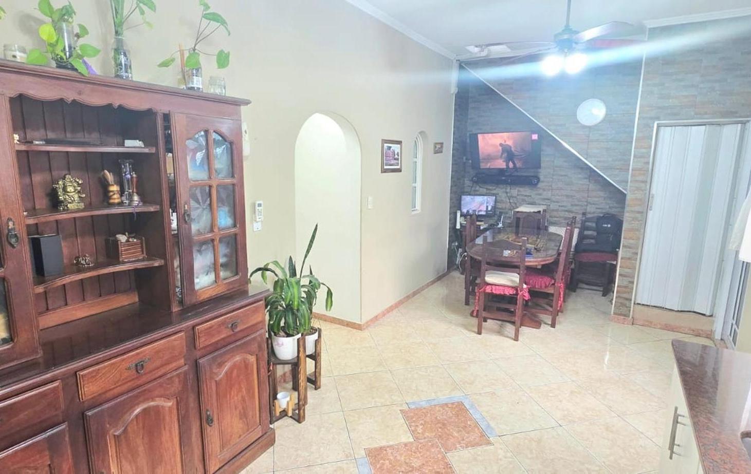 Foto de CASA 4 AMBIENTES CON COCHERA, imagen 2