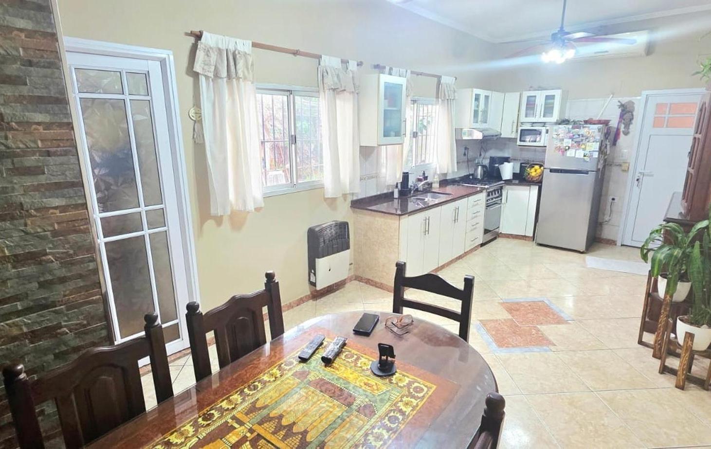 Foto de CASA 4 AMBIENTES CON COCHERA, imagen 1