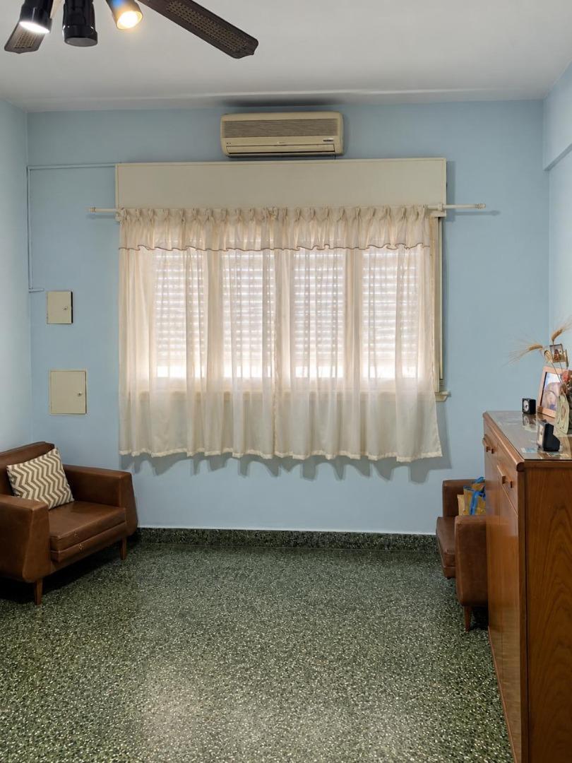 Foto de CASA DE 3 AMBIENTES CON COCHERA Y JARDIN, imagen 5