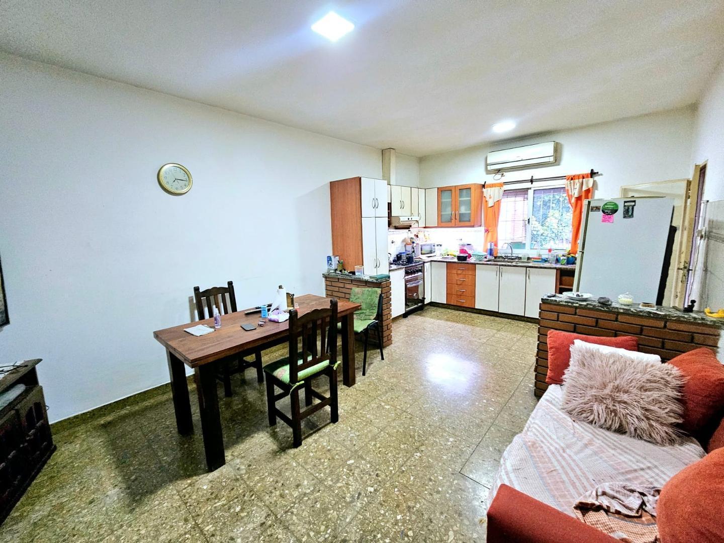 Foto de CASA DE 5 AMBIENTES MULTIFAMILIAR, imagen 4