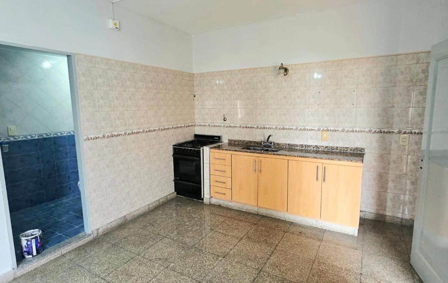 Foto de DEPARTAMENTO DE 2 AMBIENTES CON PATIO, imagen 4