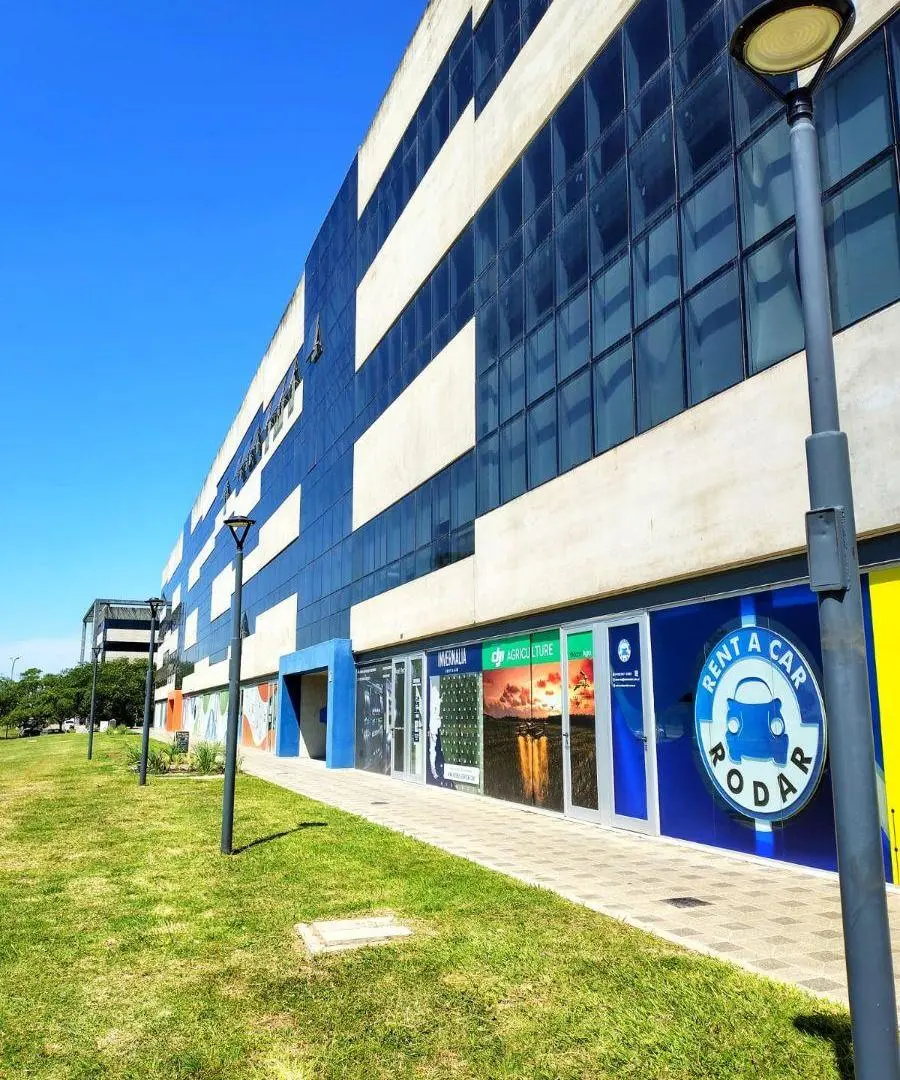 Oficinas comerciales 150 a 450 m² en Alquiler en Parque Empresarial Aeropuerto 3