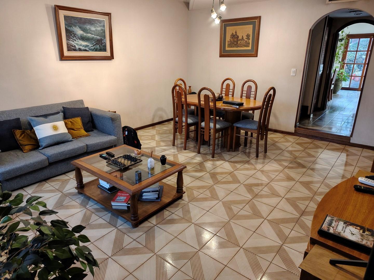 Foto de Casa Triplex en Venta en Bernal Este, Bernal, Quilmes, imagen 5