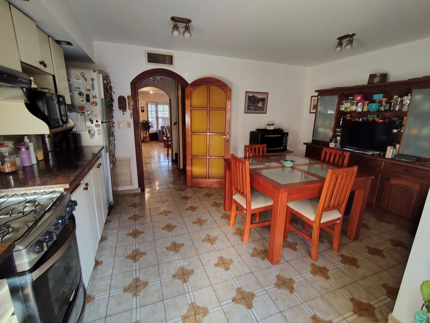 Foto de Casa Triplex en Venta en Bernal Este, Bernal, Quilmes, imagen 3