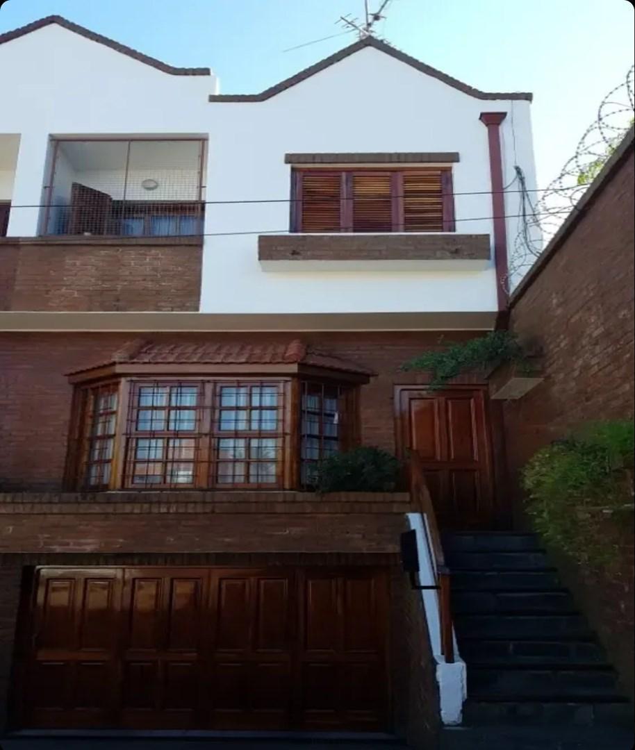 Foto de Casa Triplex en Venta en Bernal Este, Bernal, Quilmes, imagen 2