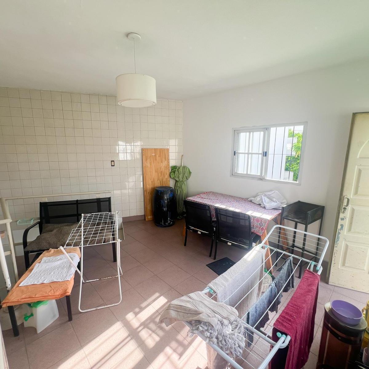 Casa con Local en Pb 2
