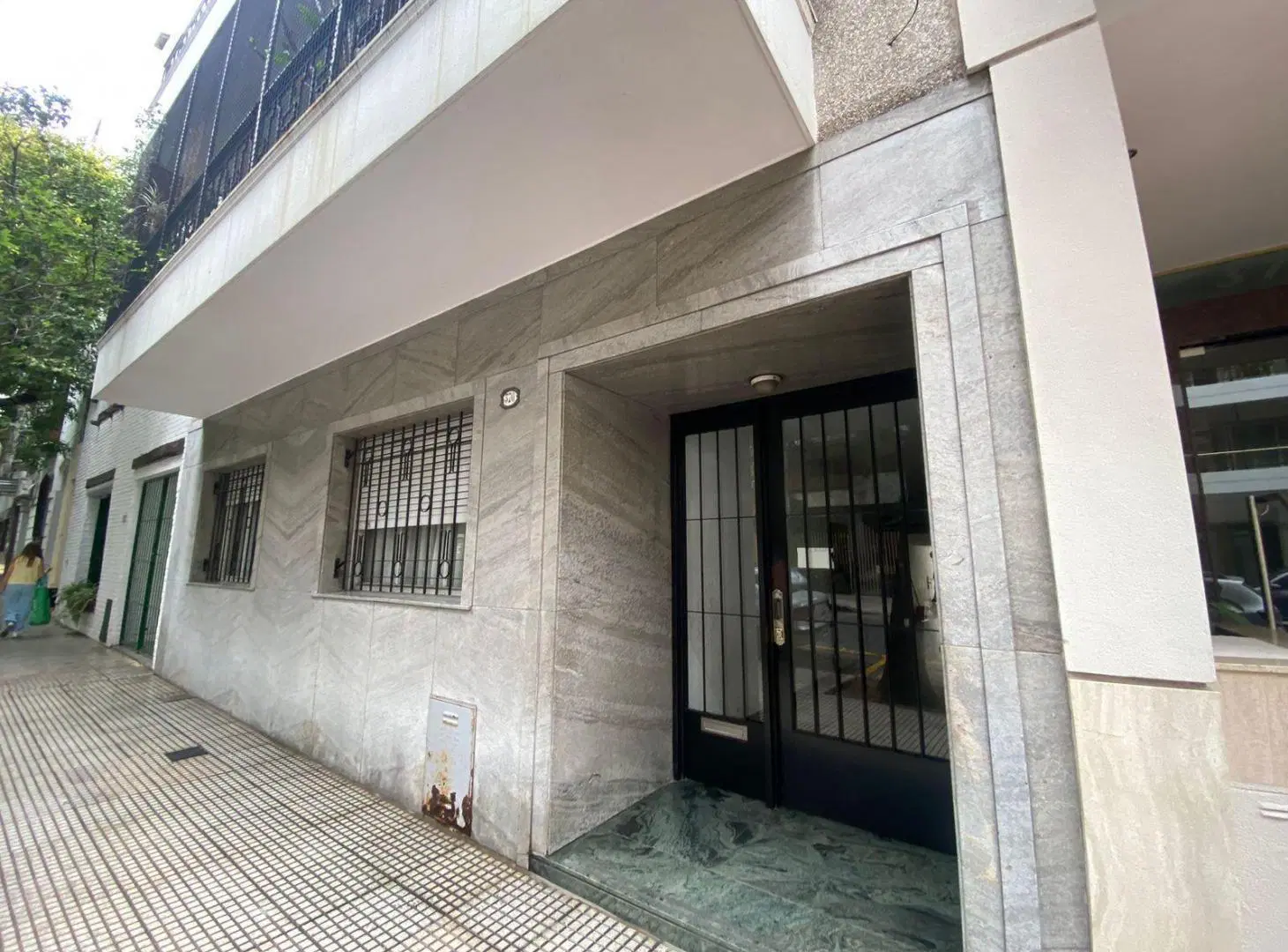 Piso 5 ambientes con balcón al frente en Caballito 2