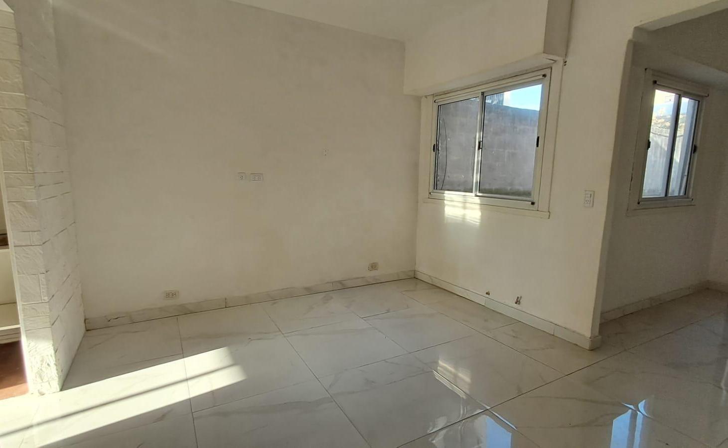 Foto de Venta Departamento 2 ambientes a refaccionar en Villa Urquiza, imagen 4