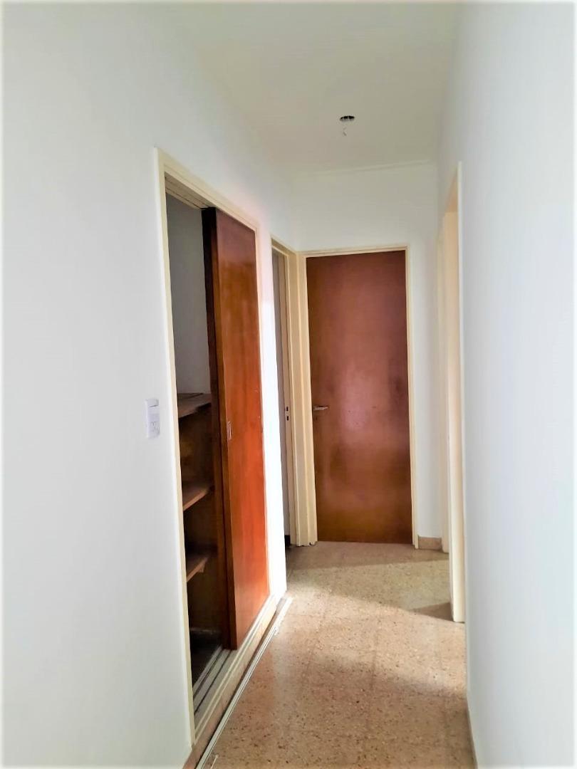 Foto de VENTA DEPARTAMENTO 3 HABITACIONES-2 BAÑOS-COCHERA-TOLOSA, imagen 2