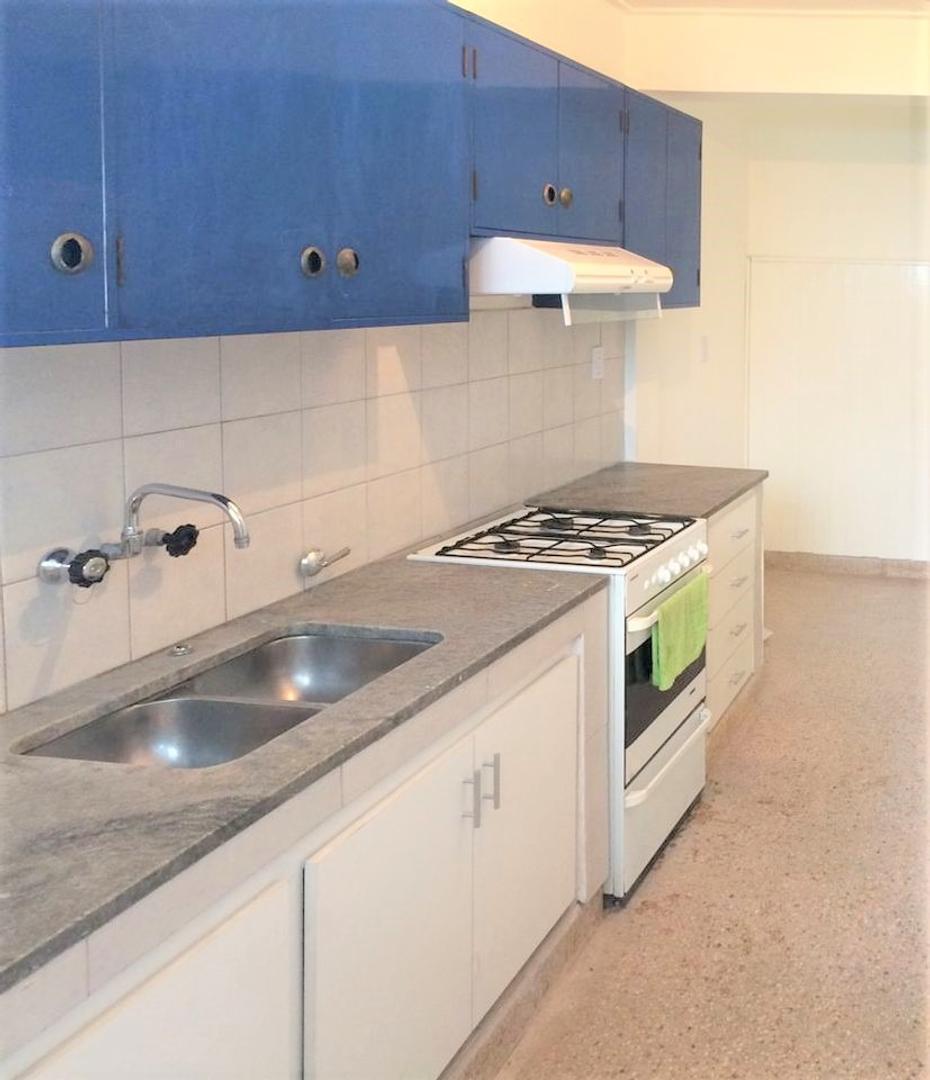 Foto de VENTA DEPARTAMENTO 3 HABITACIONES-2 BAÑOS-COCHERA-TOLOSA, imagen 5