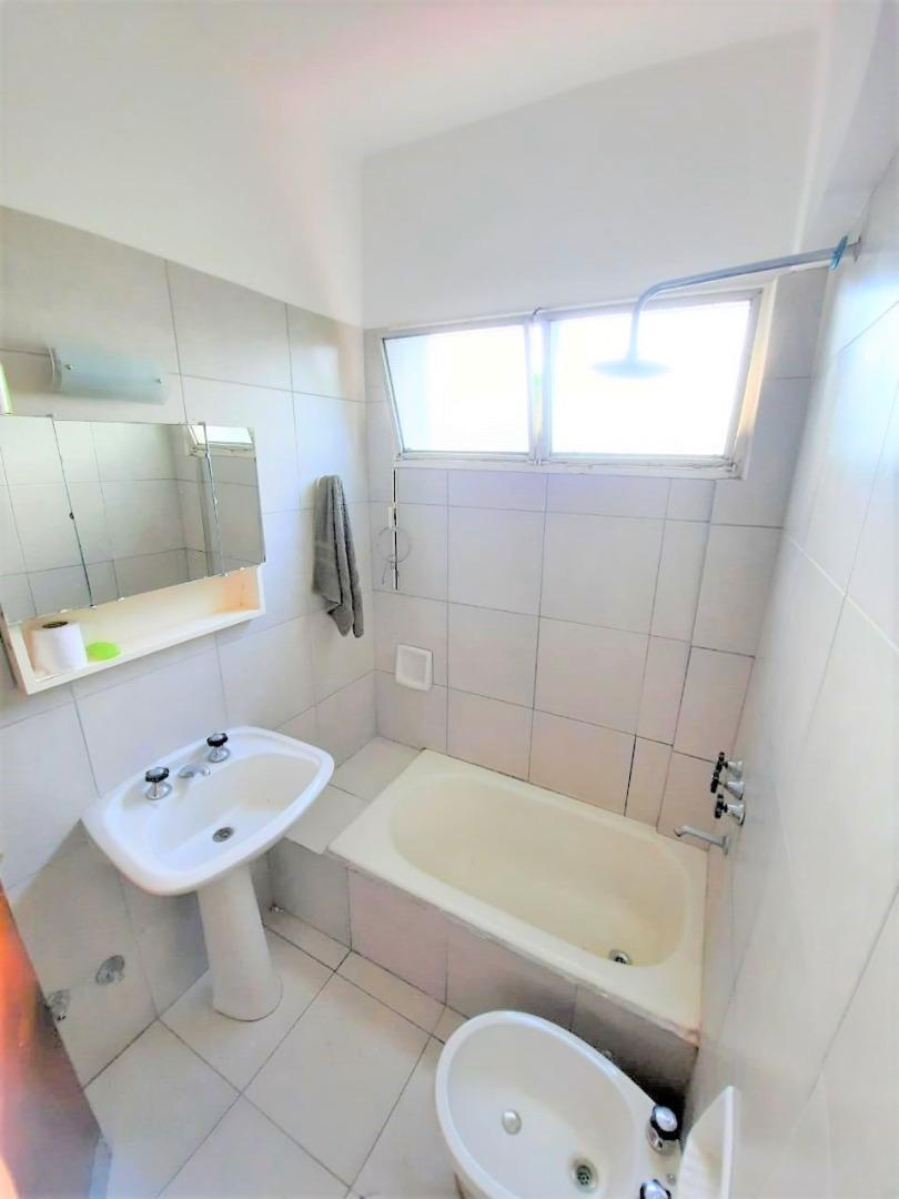 Foto de VENTA DEPARTAMENTO 3 HABITACIONES-2 BAÑOS-COCHERA-TOLOSA, imagen 4