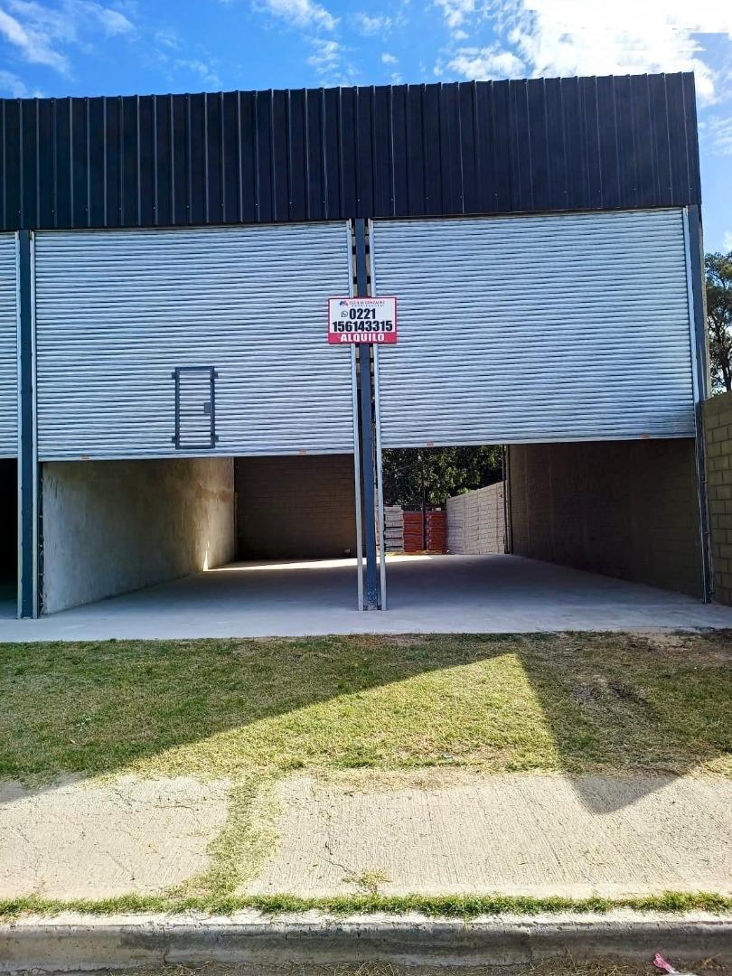 VENTA SALON COMERCIAL - Berazategui-