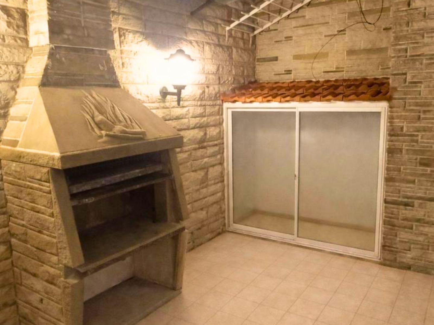 Alquiler Departamento calle 6 y 48-con parrila
