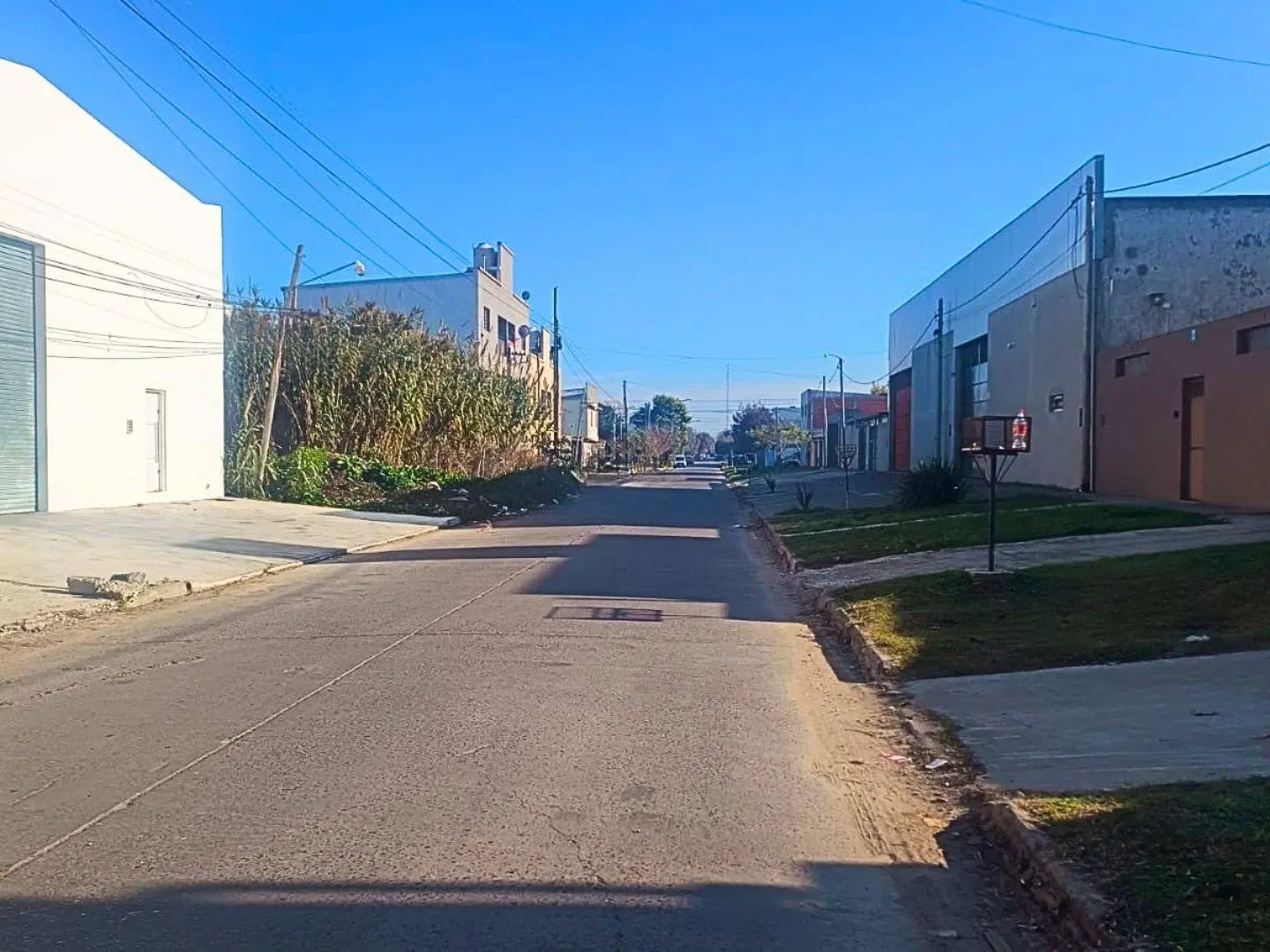 Venta lote 900 mts2-Los Hornos 8