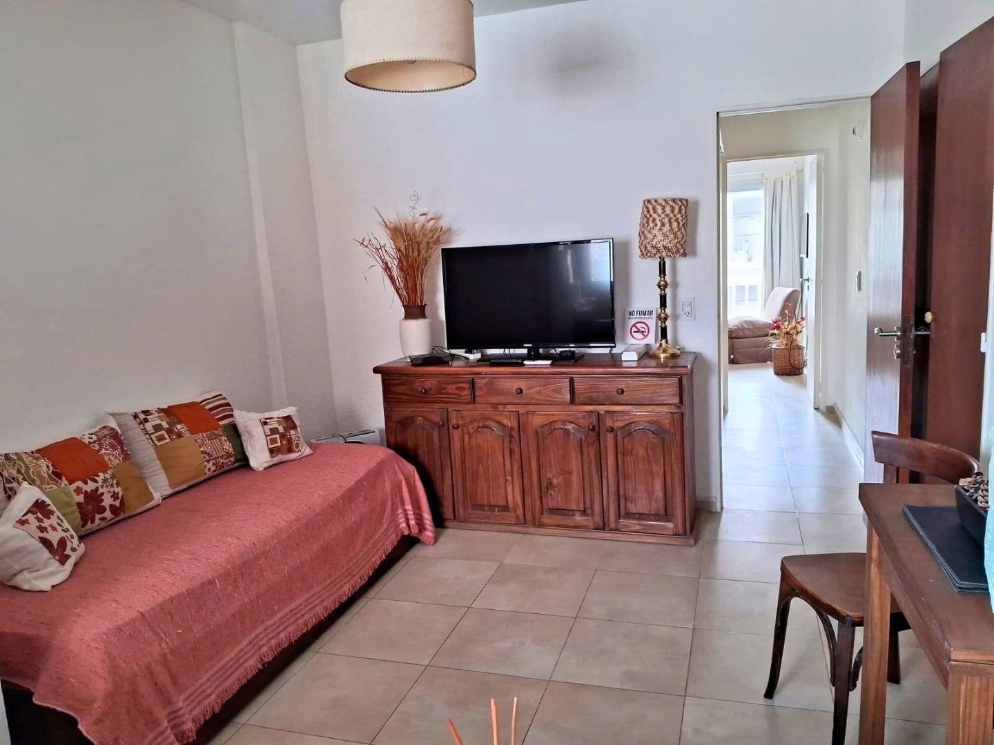 Foto de VENTA DEPARTAMENTO AMOBLADO-NECOCHEA A METROS DE LA PLAYA, imagen 5