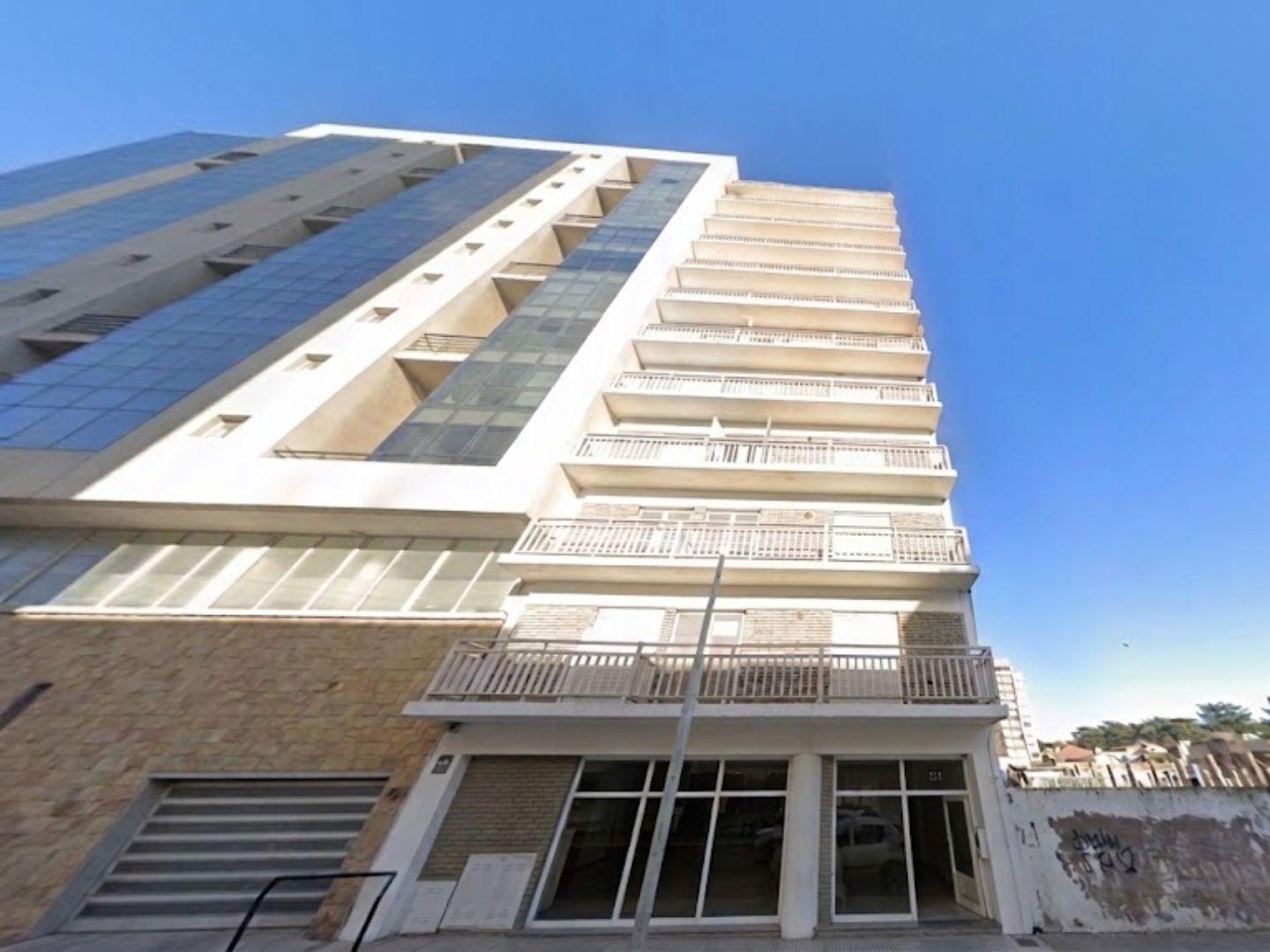 Foto de VENTA DEPARTAMENTO AMOBLADO-NECOCHEA A METROS DE LA PLAYA, imagen 1
