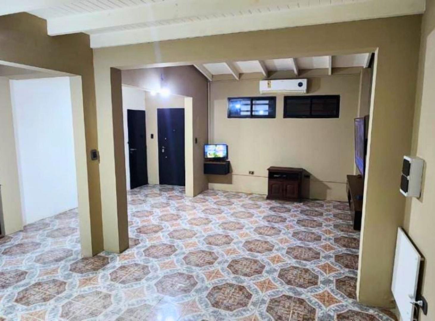 Foto de VENTA PH FRENTE LOS HORNOS AMOBLADO, imagen 2