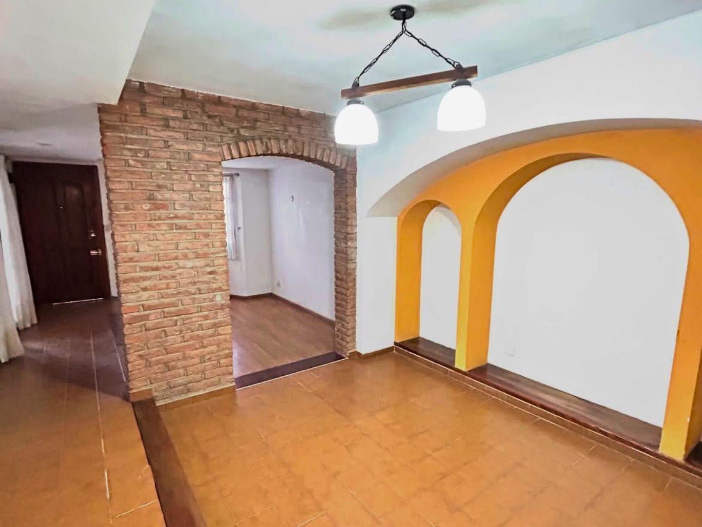 Foto de VENTA CASA 3 HABITACIONES,COCHERA Y TERRAZA-QUILMES, imagen 4