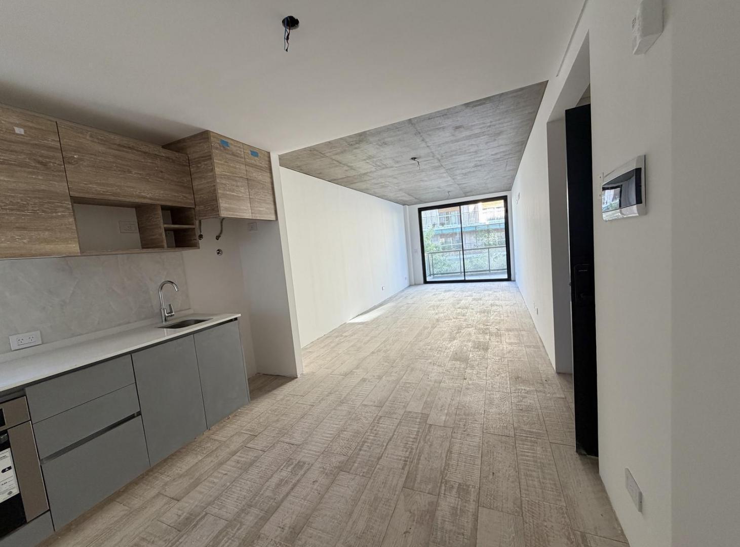 Foto de Alquiler - Oficina - 50 mts Divisible - 1 y 2 ambientes - Apto, imagen 2