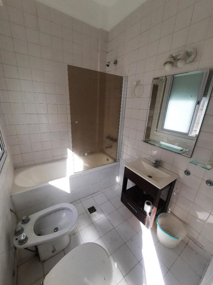 Foto de Departamento alquiler monoambiente - microcentro - piso alto - Luminoso, imagen 1