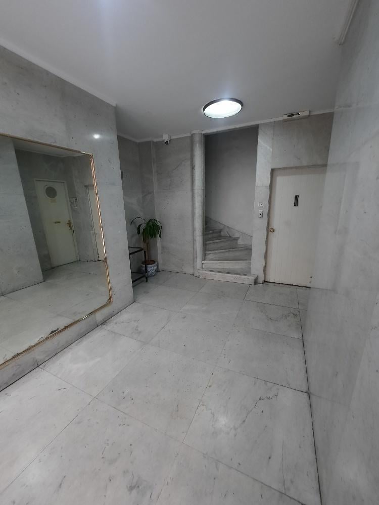Foto de Departamento alquiler monoambiente - microcentro - piso alto - Luminoso, imagen 4