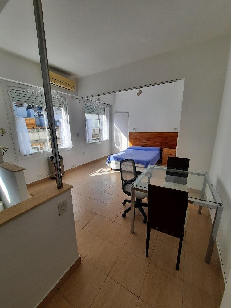 Foto de Departamento alquiler monoambiente - microcentro - piso alto - Luminoso, imagen 2