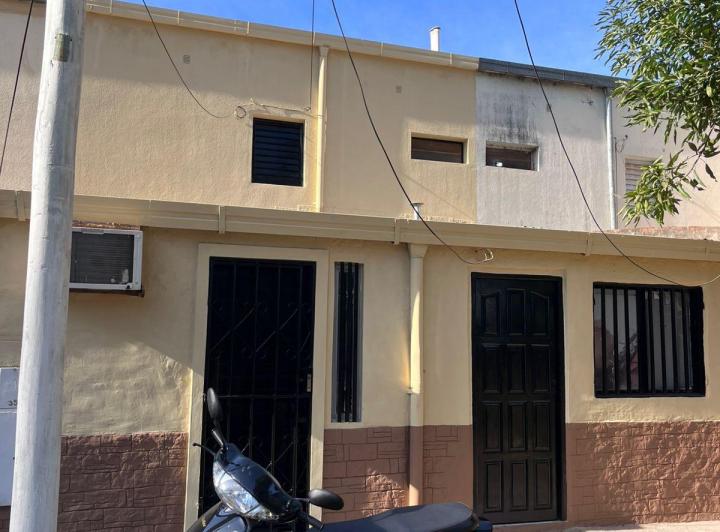 Permuto dúplex + departamento por casa en similares condiciones según la zona 5