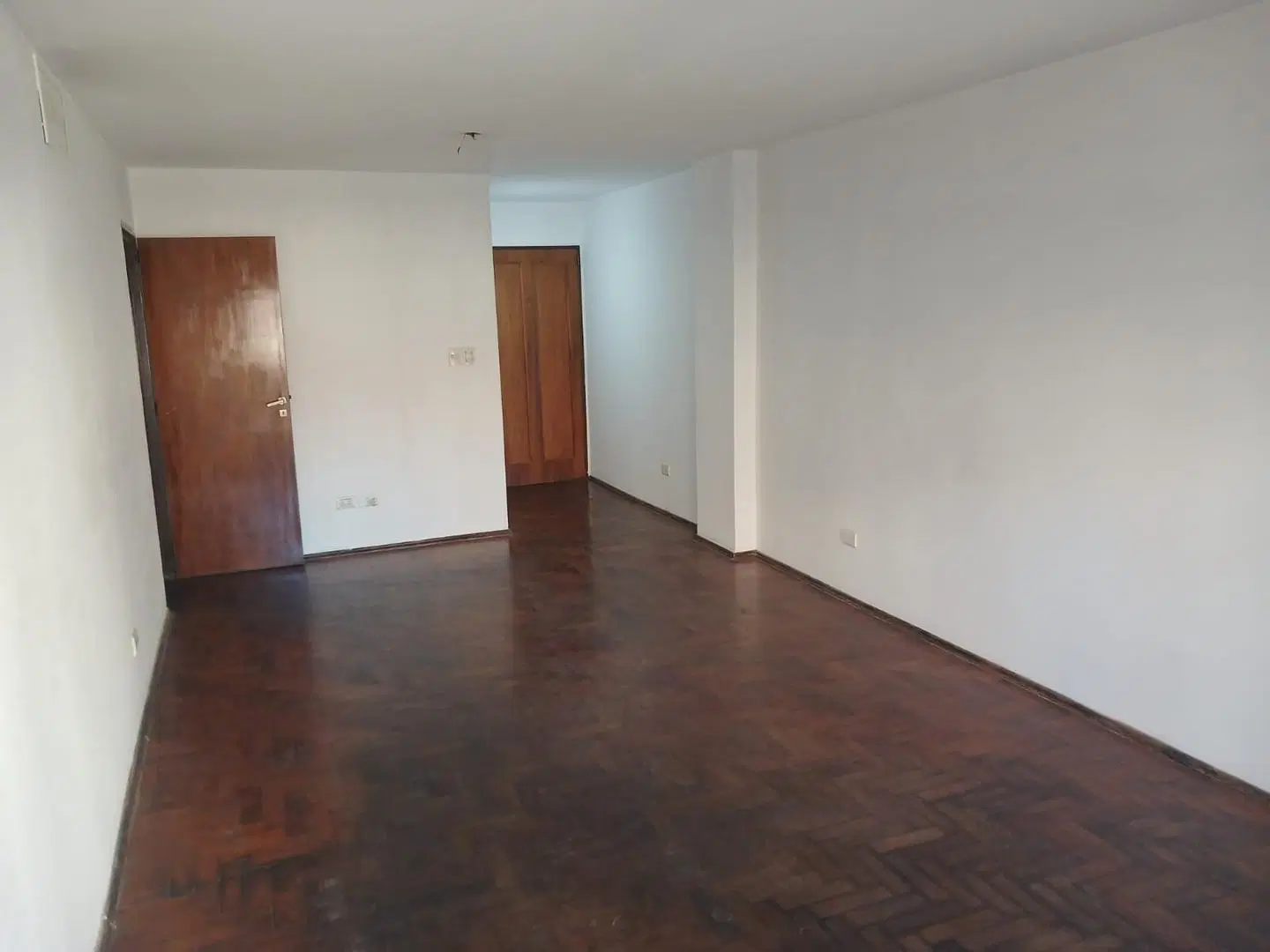 VENDO hermoso departamento de 3 dorm. en Cañada y Colon 8
