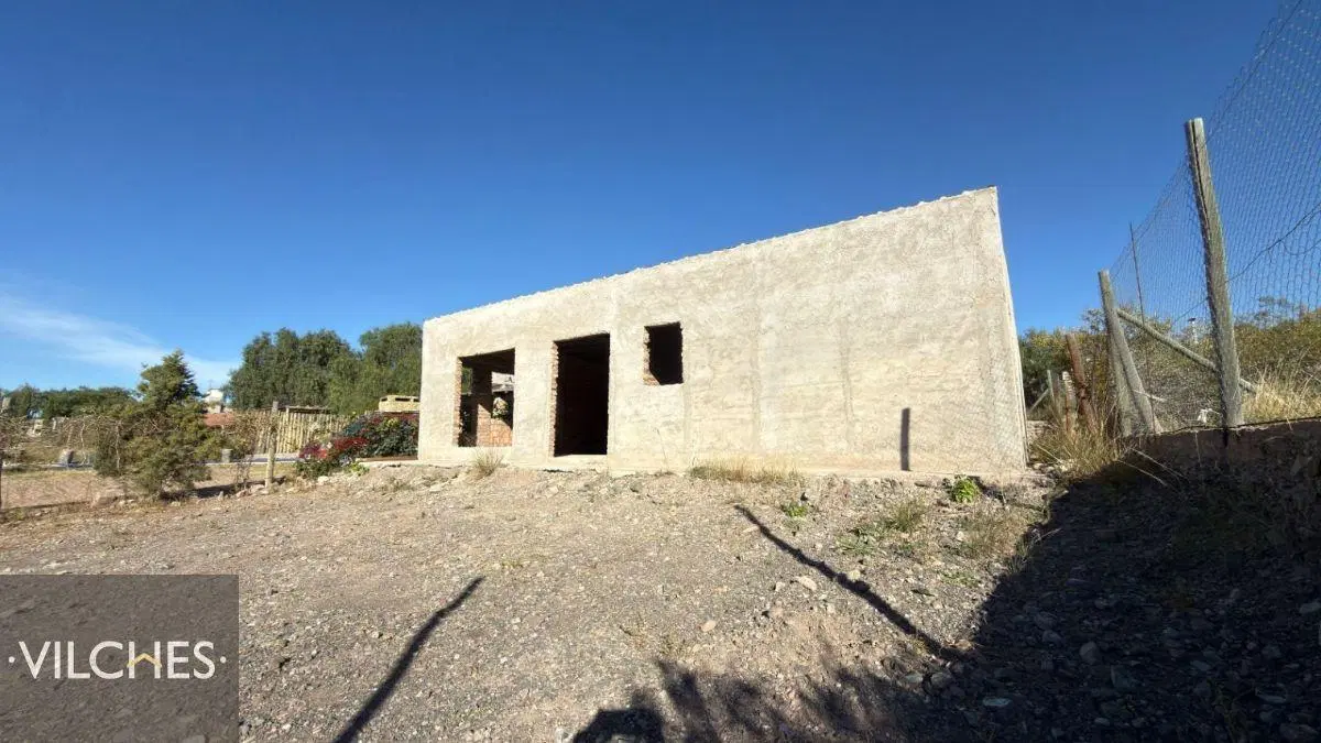 Casa a terminar en venta en El Challao 2