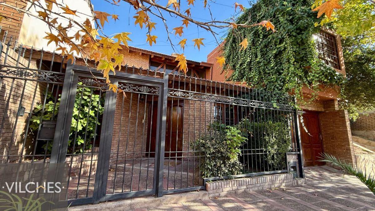 Casa en alquiler c/ cochera en Dorrego