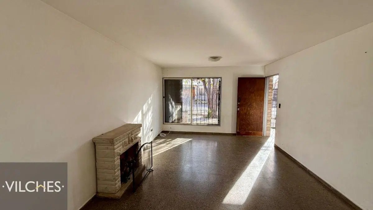 Casa en venta c/ cochera en Las Cañas 1