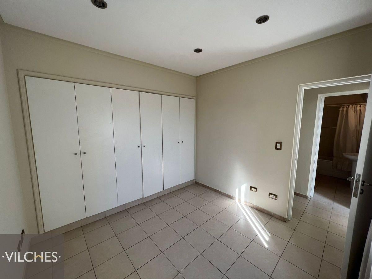 Foto de Departamento en alquiler de 2 dormitorios c/ cochera en Guaymallén, imagen 3