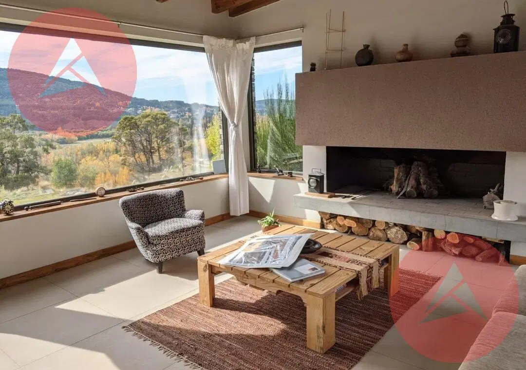 Importante propiedad con piscina y vistas únicas a la vega 3