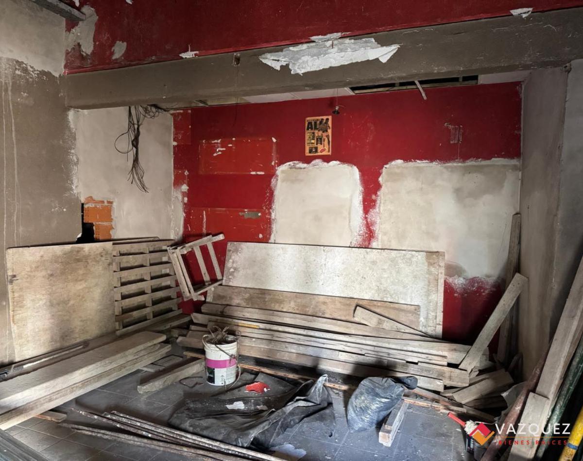 Dos Locales mas Vivienda a Reciclar Ideal Inversor