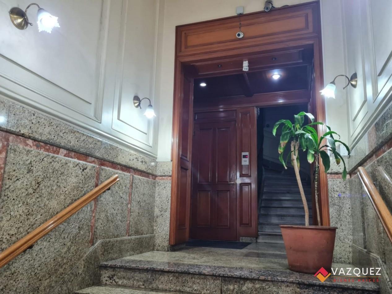 Oficina de Estilo en Alquiler Corrientes y Riobamba