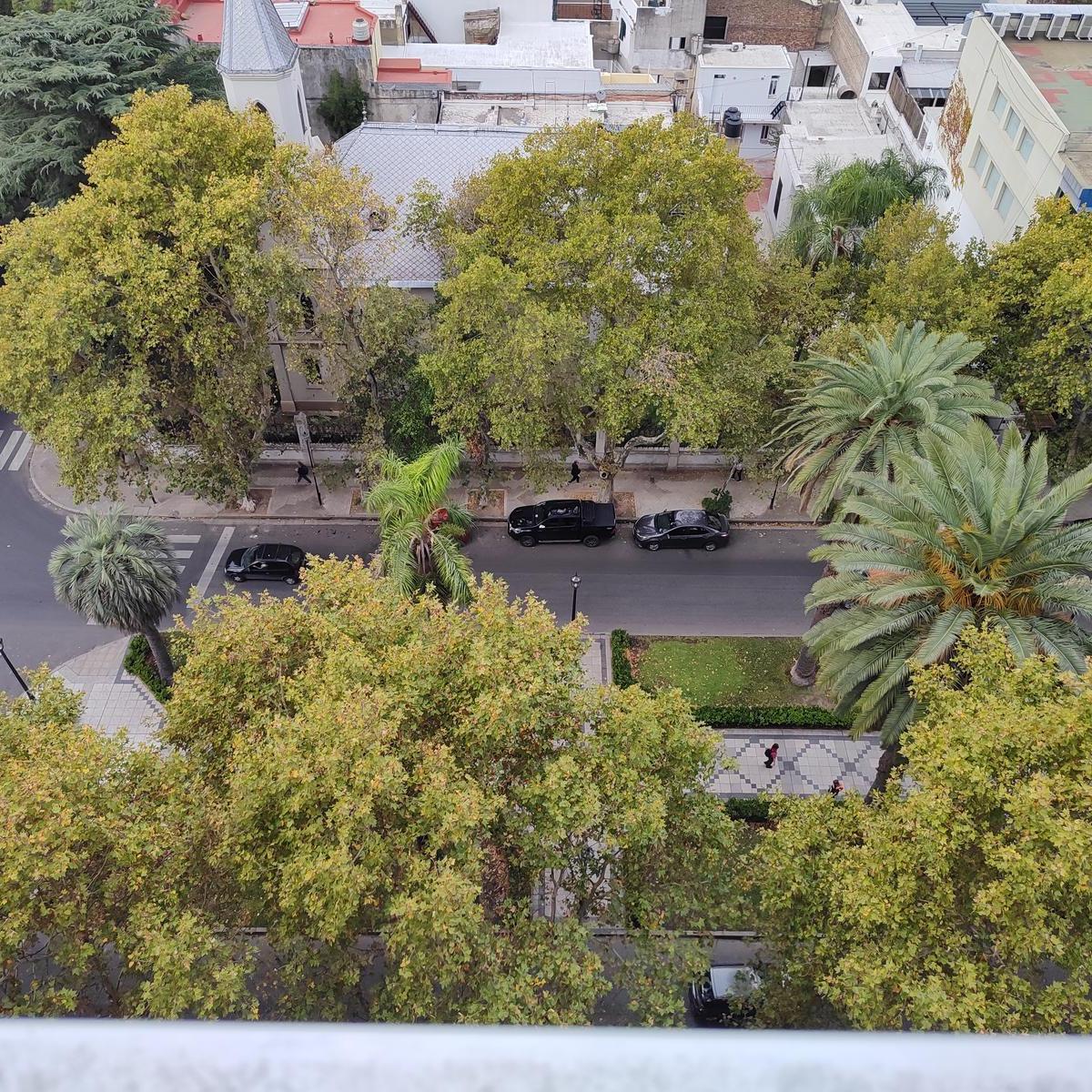 Oportunidad! Venta Departamento Piso Exclusivo 3 Dorm. con Terraza y Parrillero Sobre Oroño 4
