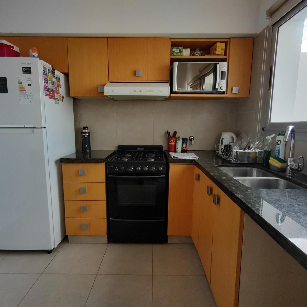 Oportunidad! Venta Departamento Piso Exclusivo 3 Dorm. con Terraza y Parrillero Sobre Oroño 5