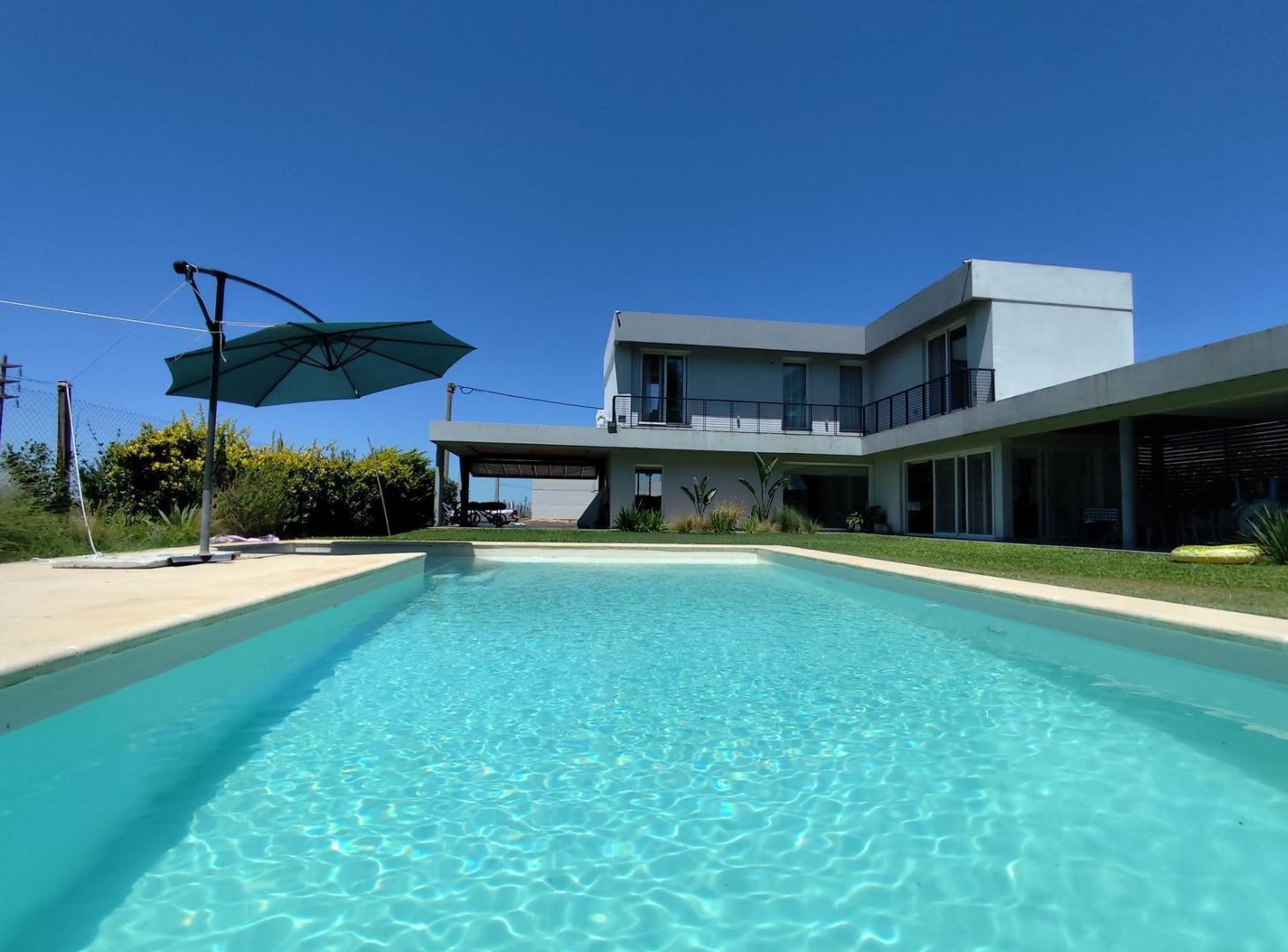 Casa en Venta de 4 dormitorios en Los Molinos Roldan